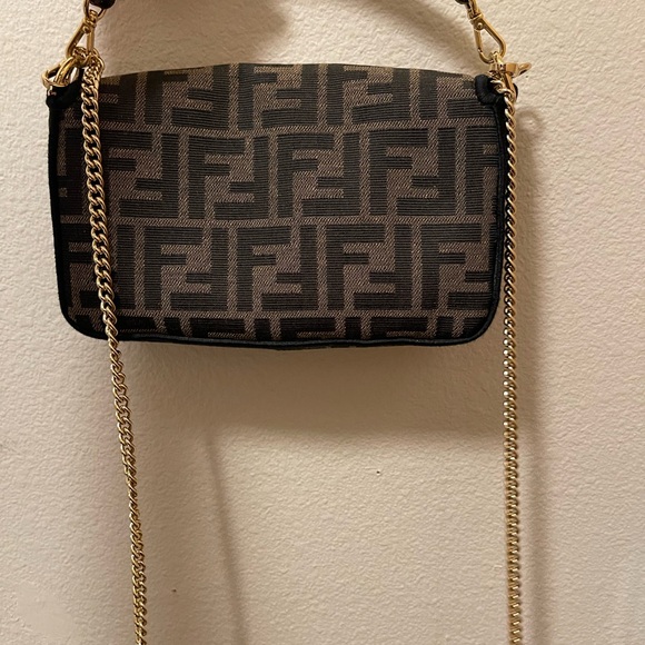 Fendi Baguette - Picture 3 of 4